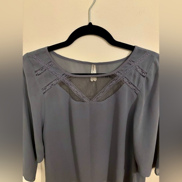 2/$15 - Gentle Fawn Sheer Blouse with Lace Detailing - Size Small - Picture 4 of 10